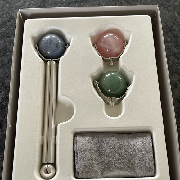 Sephora Crystal Facial Roller Set blue aventurine, rose quartz & jade - Picture 2 of 3